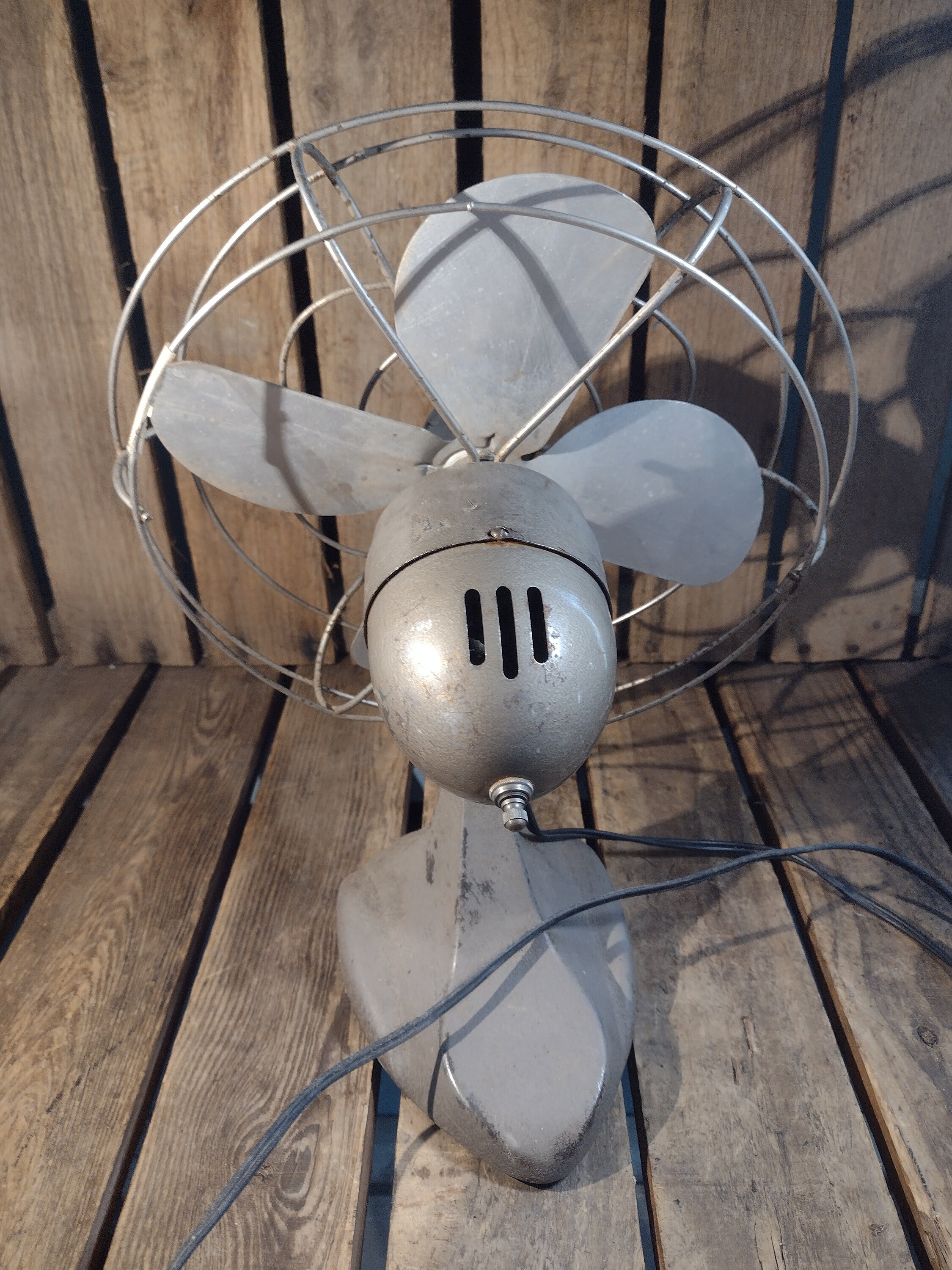Vintage Manning Bowman Fan, Does Not Work Decor or Parts Piece