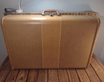 Mendel Cincinnati Wardrobe Suitcase With Keys – Vintage Tan Travel