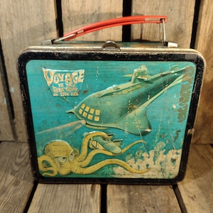 Vintage Voyage to the bottom of the Sea Lunchbox No Thermos