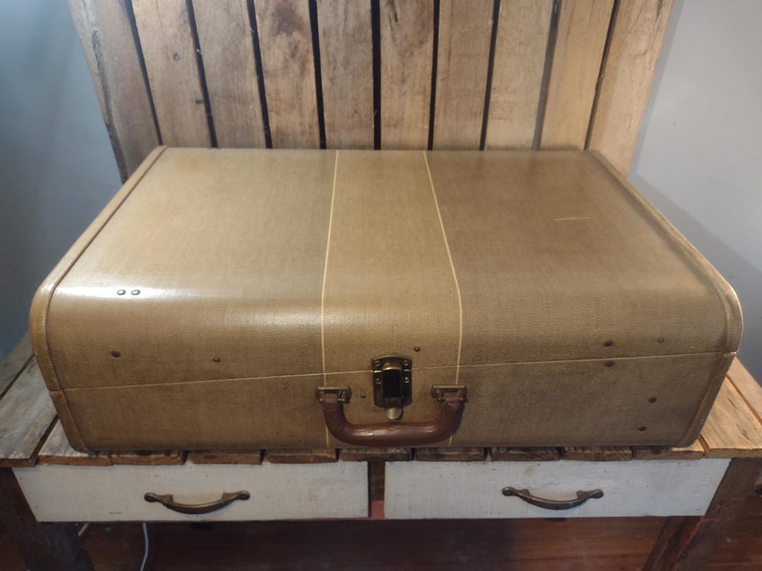 Mendel tourist ヴィンテージ　トランクケース　インダストリアル Mendel Cincinnati Wardrobe Suitcase With Keys – Vintage Tan Travel