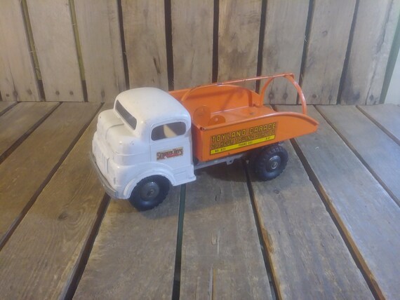 structo tow truck