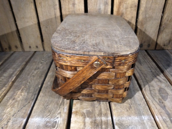 Small Vintage Picnic Baskets - image 4