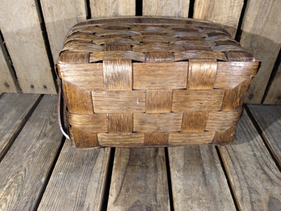 Small Vintage Picnic Baskets - image 2