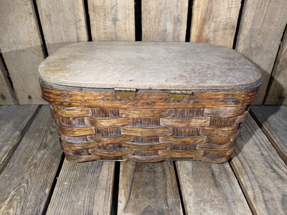 Small Vintage Picnic Baskets - image 7