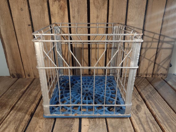 Vintage Gulf Hill Milk Crate: Rustic Farmhouse Wire Bottle Carrier