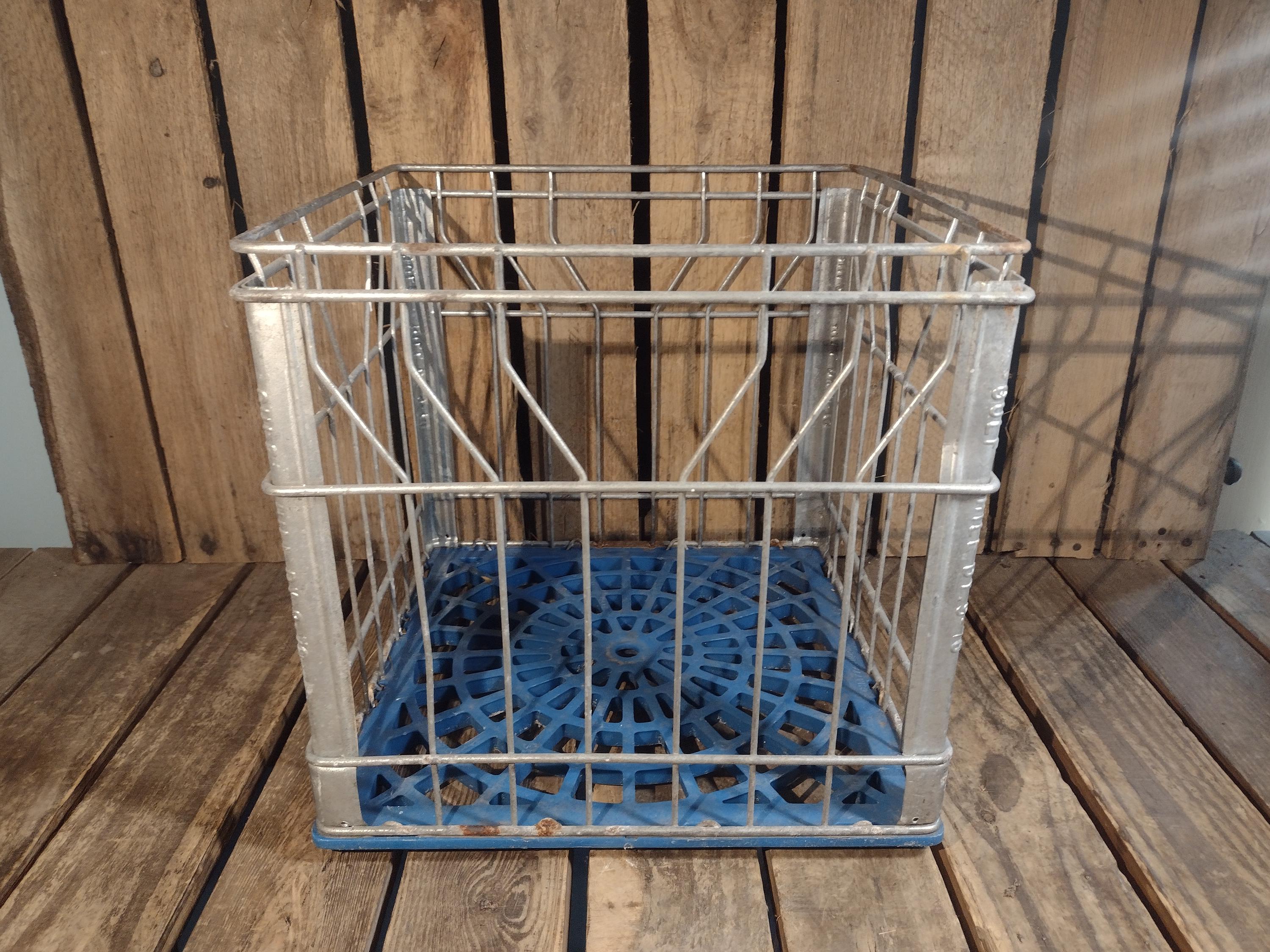 Vintage Gulf Hill Milk Crate: Rustic Farmhouse Wire Bottle Carrier