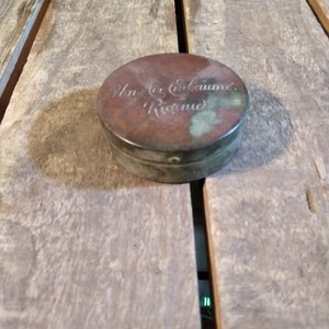 Antique Small Makeup Compact Box (2.5x2.5x1 inches)