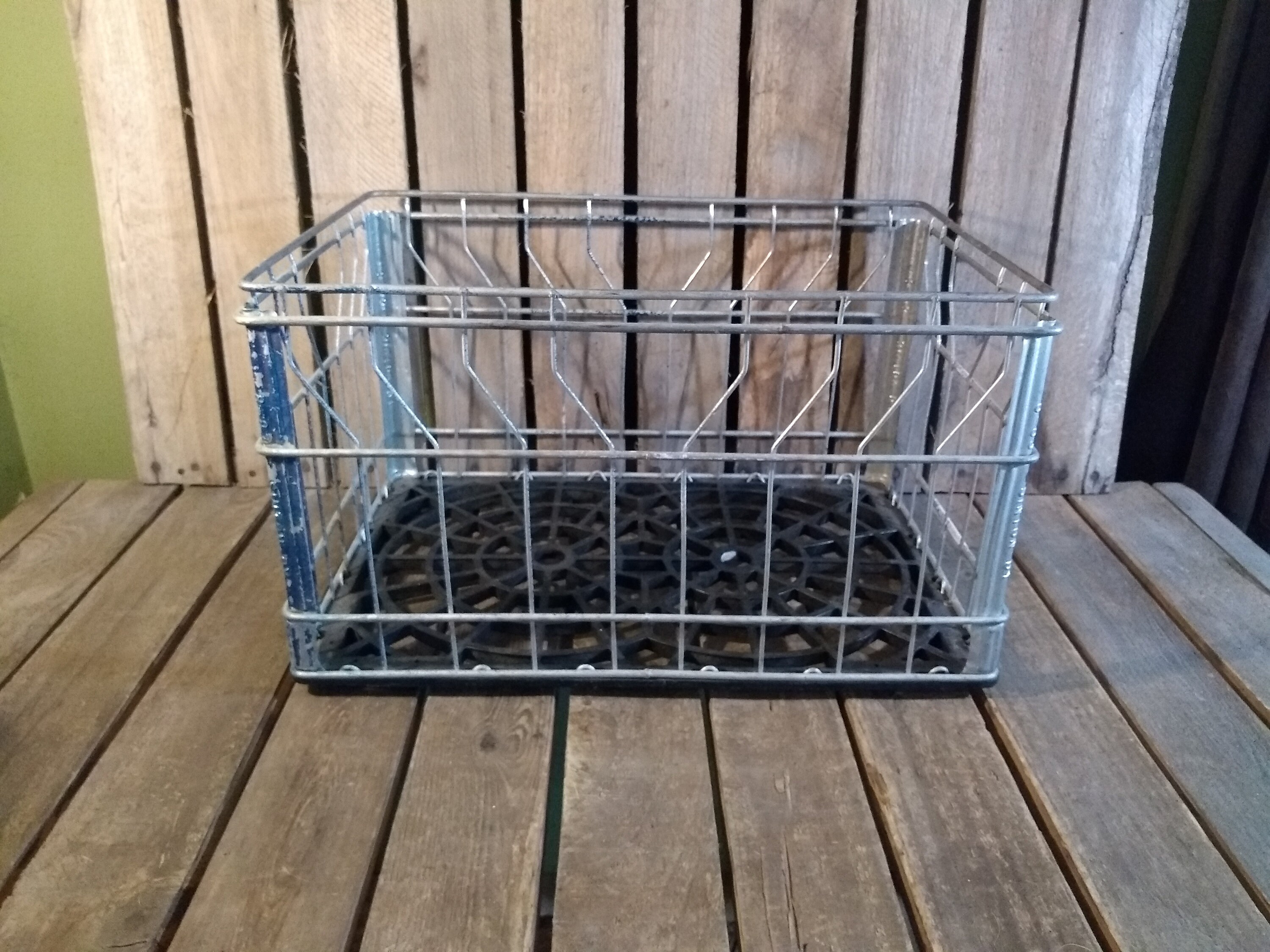 60s Vintage Carnation WireCrateワイヤークレート❶ Vintage Metal Wire and Plastic Storage Crate – Industrial