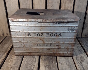 Vintage 6 Dozen Metal Egg Crate