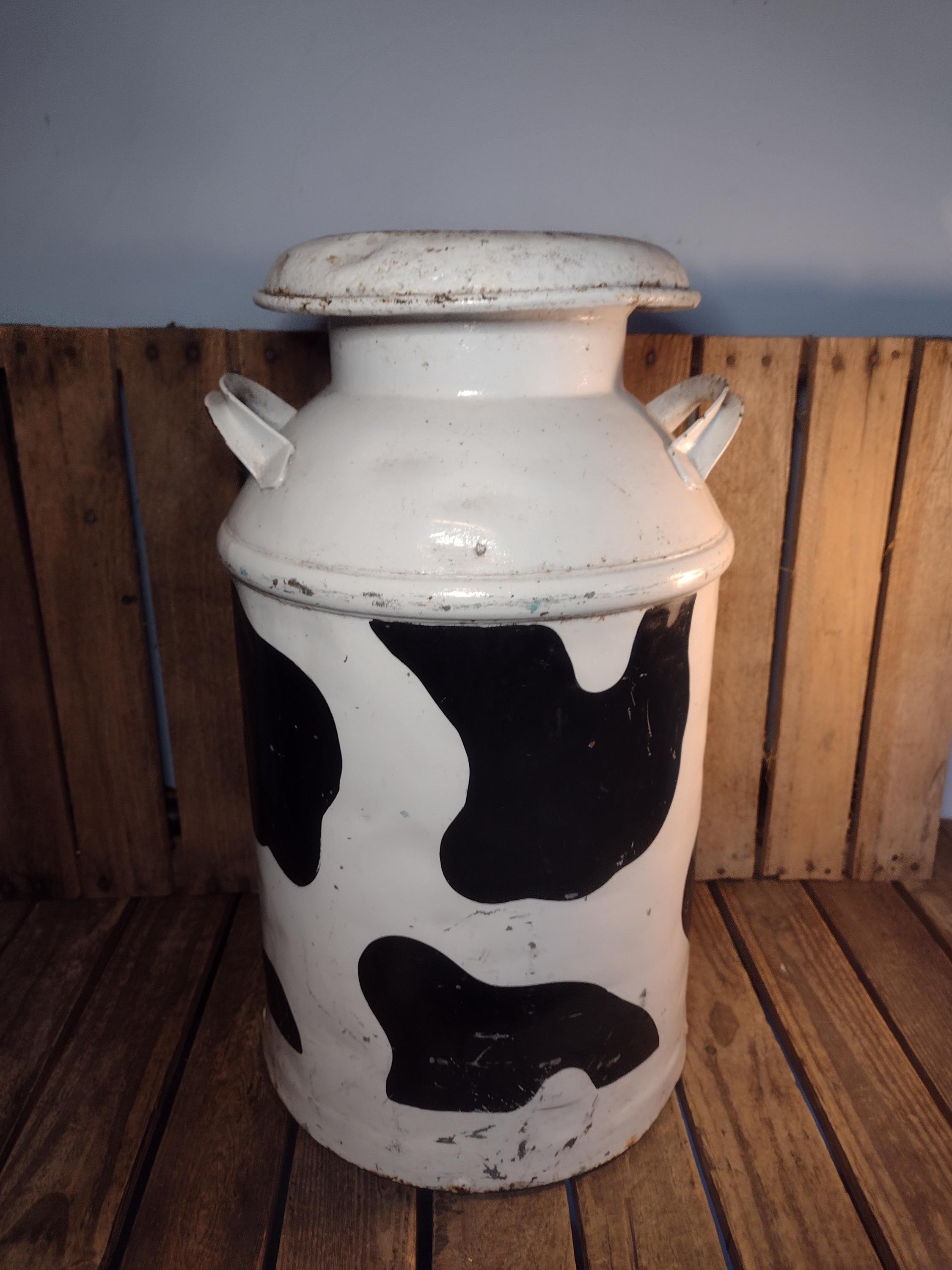 Vintage Metal Milk Can – Hand-painted Cow Pattern, Farmhouse Decor