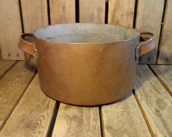 Olla de cobre antigua