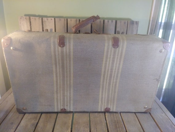 Large Stirped Tweed Suitcase, Vintage Wornout Dis… - image 4