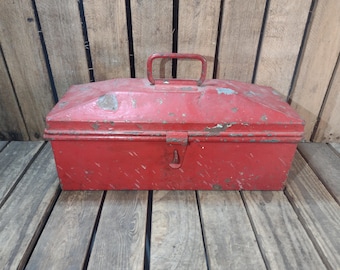 Antique Red Metal Tool Box with Tray – Heavy Duty Steel Industrial Chest 18.5x8x7.25