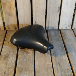 vintage persons bicycle seat