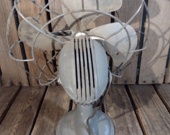 Vintage Westinghouse Fan, Does Not Work, Decor or Parts Piece Only