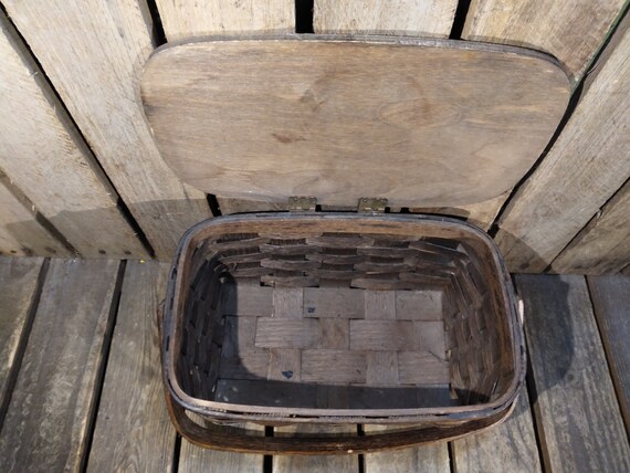 Small Vintage Picnic Baskets - image 9