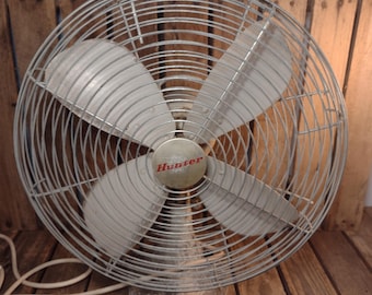 Vintage 1950s Hunter Metal Table Fan – Industrial Decor (Non-Oscillating)