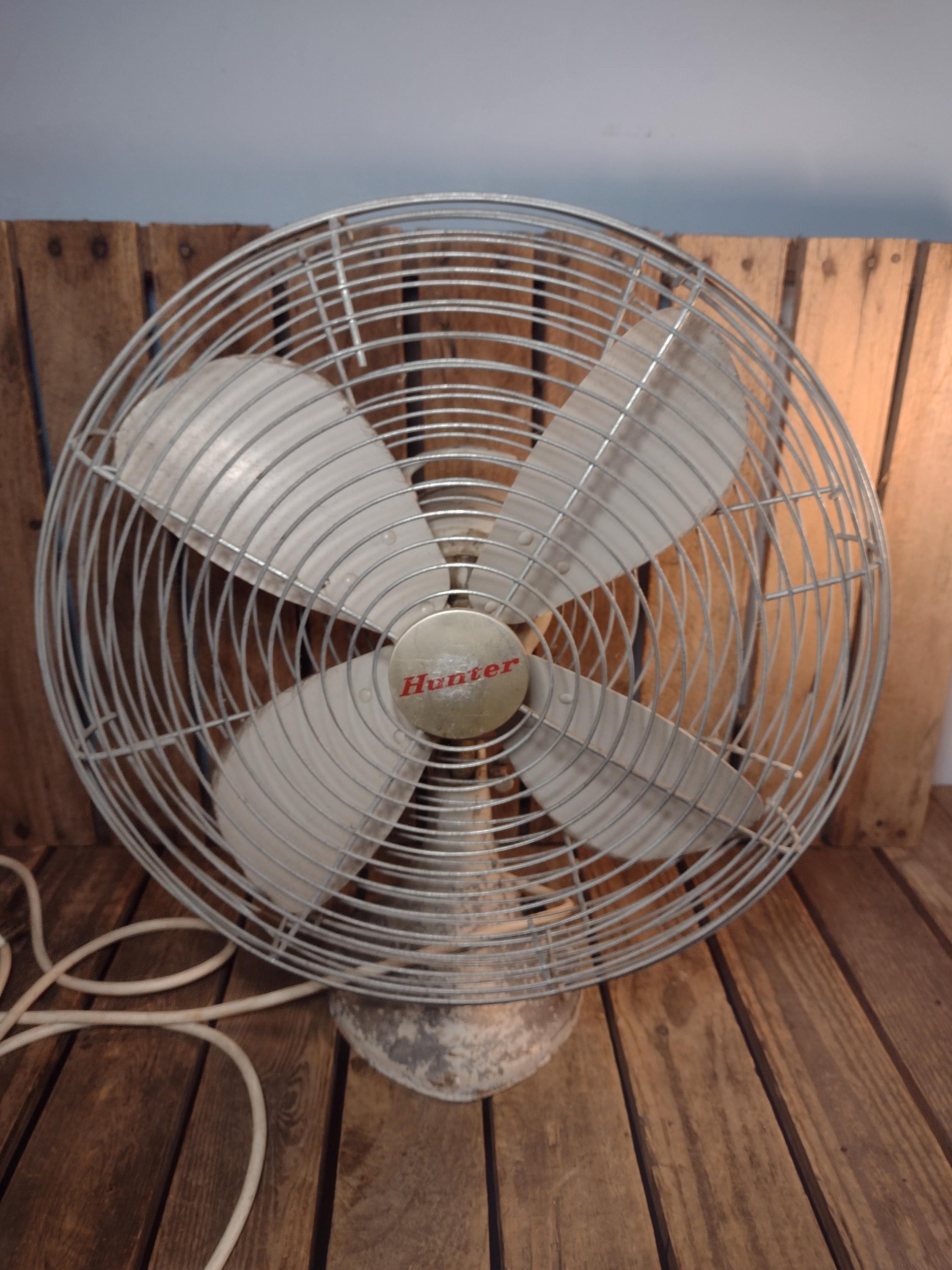 Vintage 1950s Hunter Metal Table Fan – Industrial Decor (non