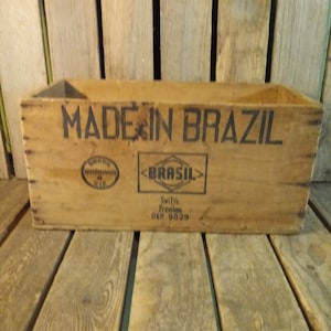Rustic Corned Beef Crate: Vintage Farmhouse Kitchen Decor, Made in Brazil