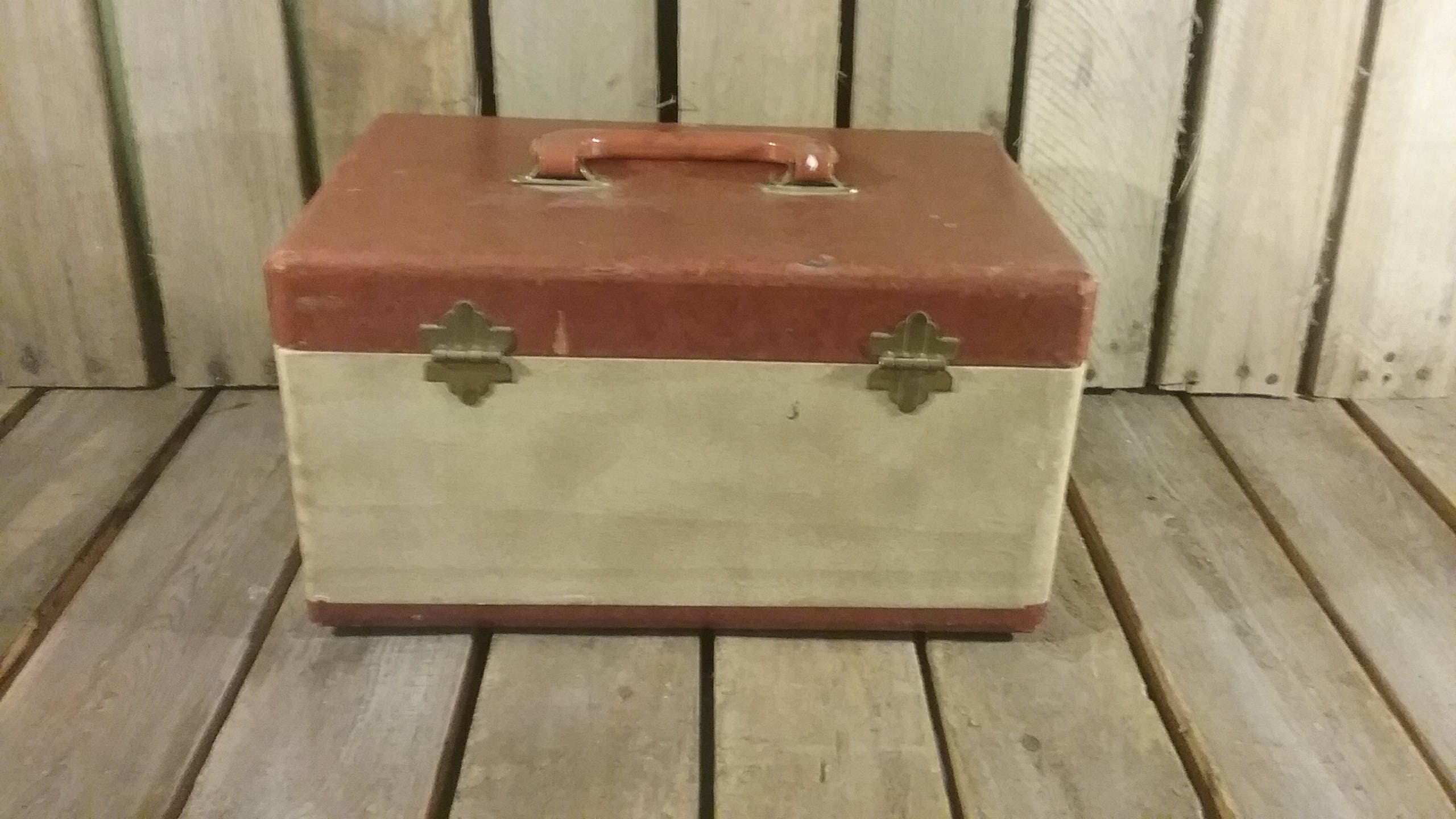 vintage travel box