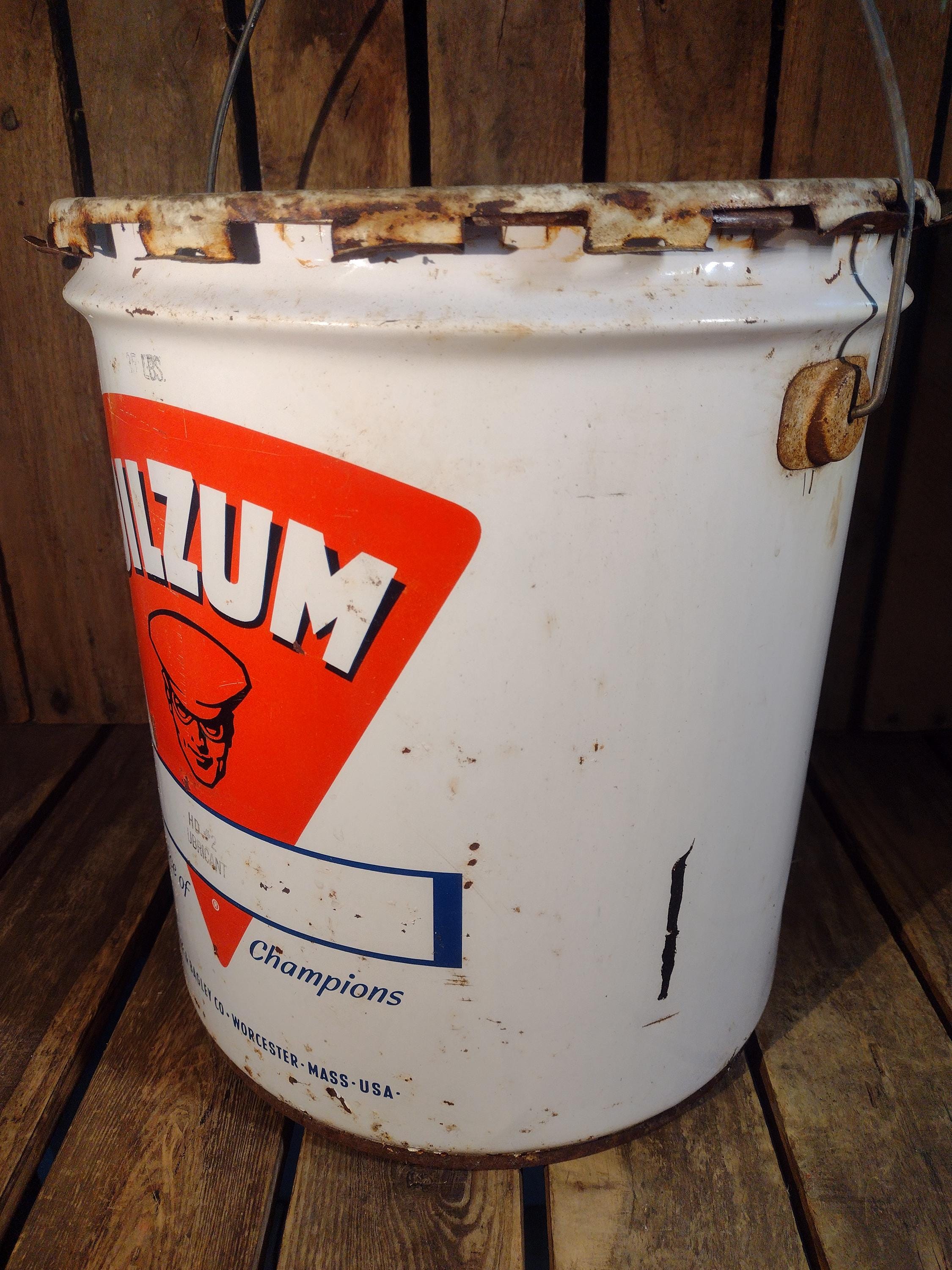 Vintage Rusty Oilzum Oil Can: Gas Station Advertising, Man Cave Decor ...