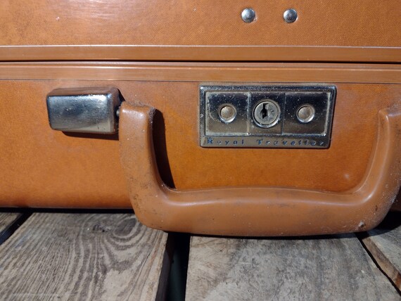 Vintage Suitcase - image 7