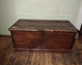 Antique Wooden Trunk – Rustic Farmhouse Storage Chest – Primitive Blanket Box – Early 1900s Wood Chest – Country Cabin Decor – Rustic Coffee
