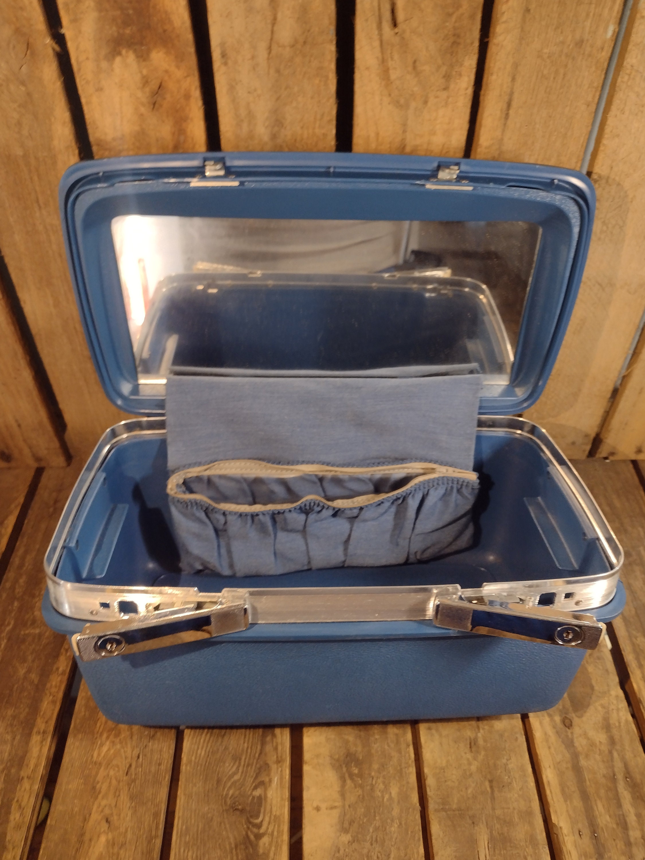 Buy Vintage Samsonite Makeup Case With Key Online in India - Etsy