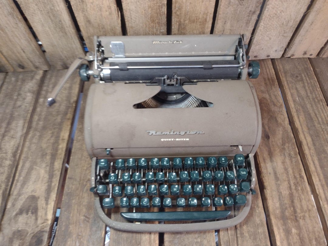 Remington Quiet-Riter タイプライター Remington Quiet Riter Typewriter Miracle Tab Mid Century Manual