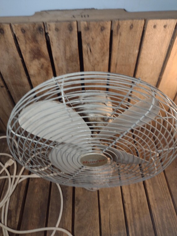 Vintage 1950s Hunter Metal Table Fan – Industrial Decor (non