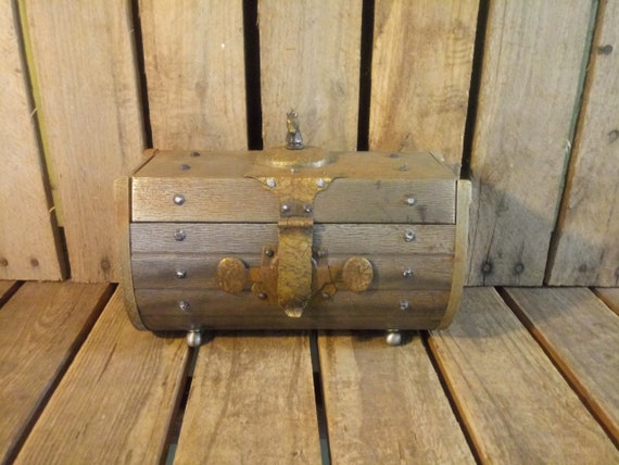 Vintage Jewelry Box, Rusty Jewelry Box