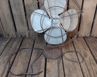 Vintage 4-Blade Metal Desk Fan – Rusty Industrial Decor or Restoration Project