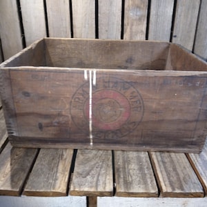Antique Arm & Hammer Wooden Crate Box – Vintage Rustic Storage, Farmhouse Decor, Primitive Advertising Display