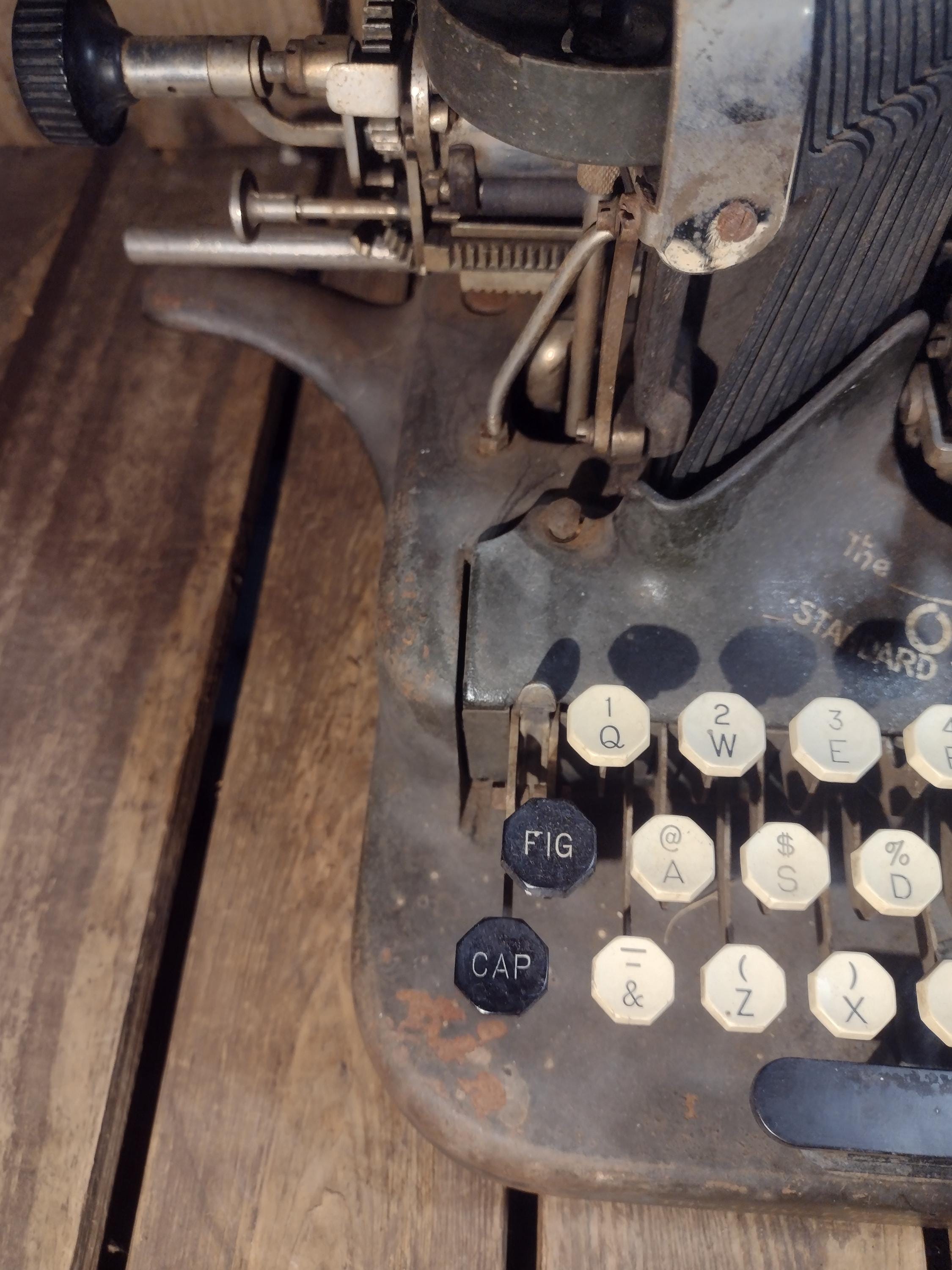 Antique Oliver No. 5 Typewriter – Early 1900s Vintage Typewriter