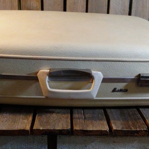 Vintage Socialite Suitcase, Wornout Suitcase, Decor Piece Or Project Piece Only!