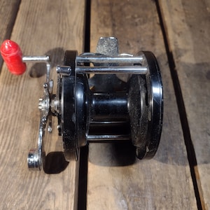 Vintage Penn Delmar 285 Fishing Reel