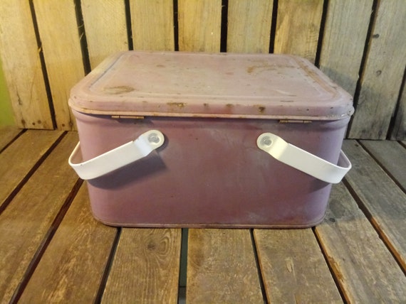 Vintage Picnic Basket, Rusty Metal Basket - image 7