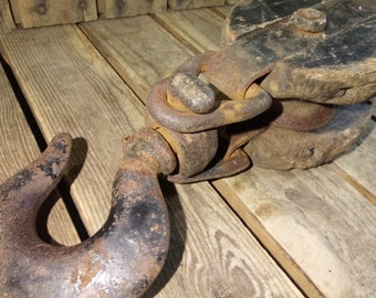 Vintage Wood and Metal Pulley: Rustic Farmhouse Decor