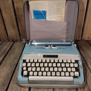 Working Vintage Webster Portable Typewriter with Case – Retro Blue Manual Writing Machine (Some Scuffs)
