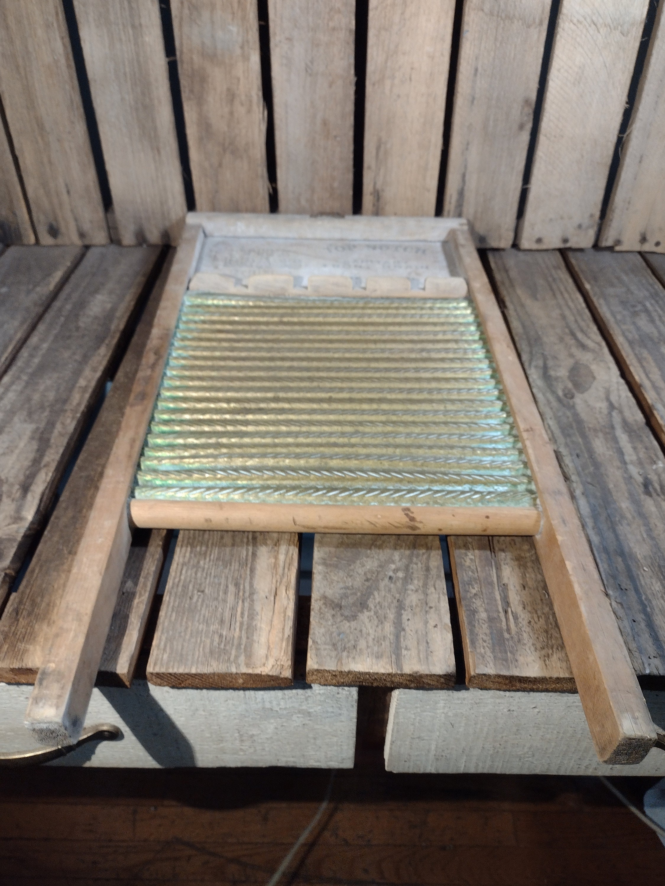 Antique National Washboard Co. No. 801: Rustic Farmhouse Laundry