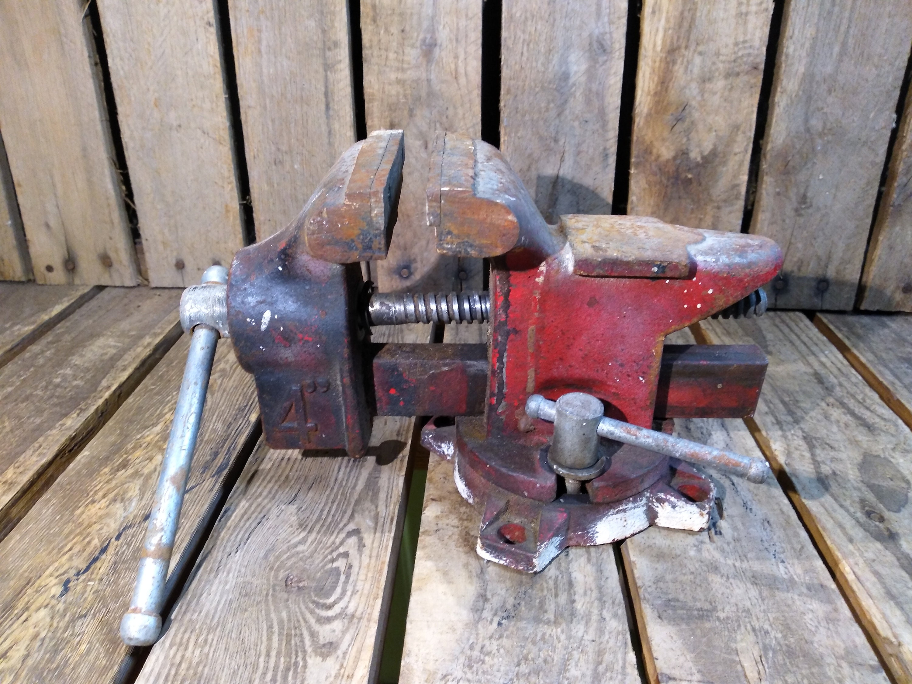 Vintage 4 Inch Bench Vise – Heavy Duty Cast Iron Workshop Tool