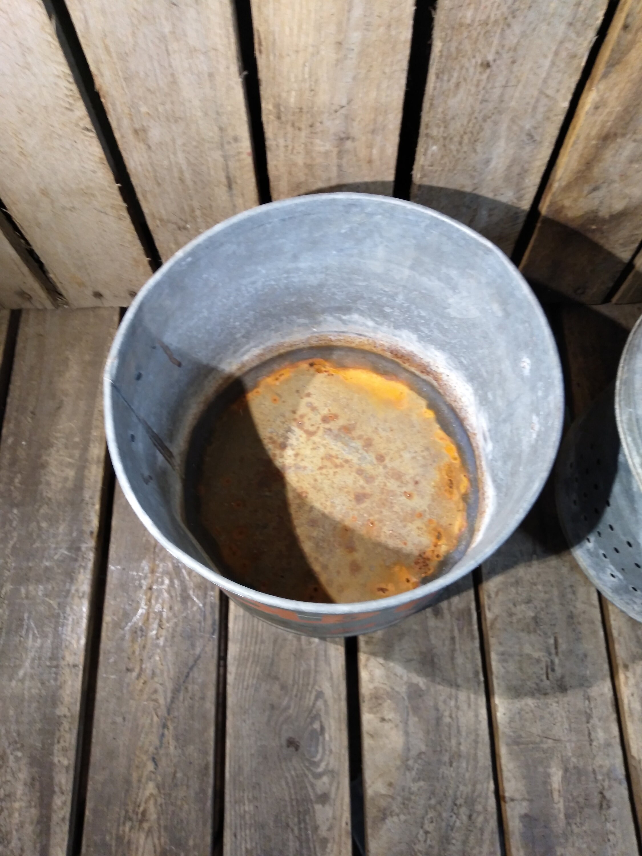 Seau en Acier Galvanisé à Poignée Ergonomique 5L - Robuste Seau Jardin, de Const