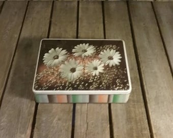 Vintage Tin Can, Flower Tin Can,