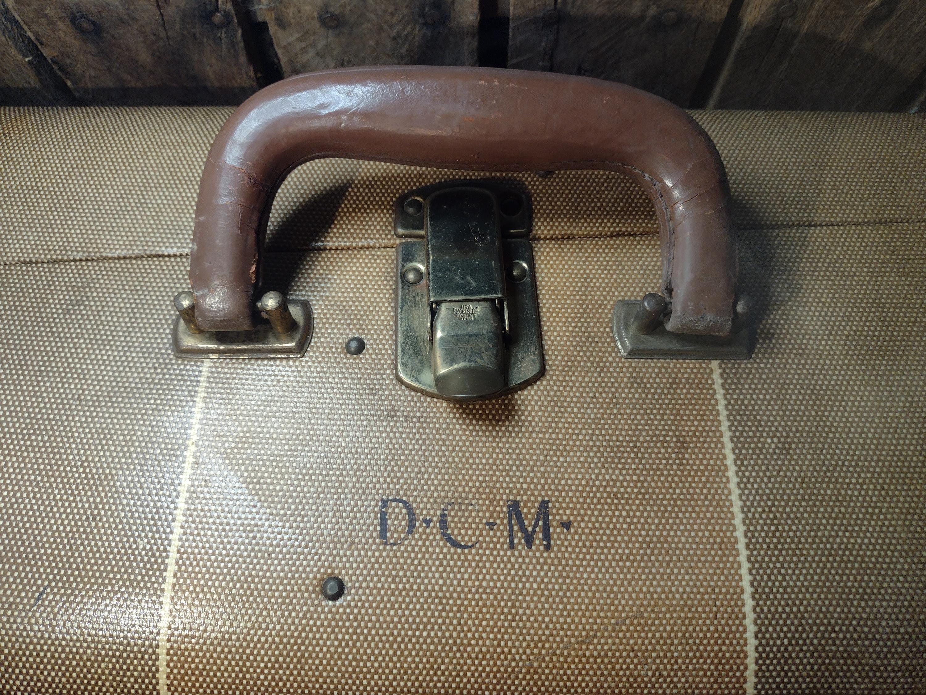 Mendel Cincinnati Wardrobe Suitcase With Keys – Vintage Tan Travel