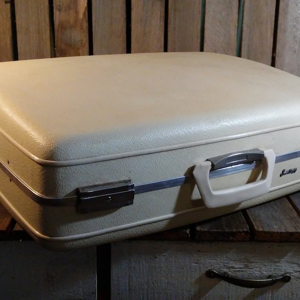 vintage Socialite Suitcase, Wornout Suitcase, Decor Piece Or Project Piece Only!