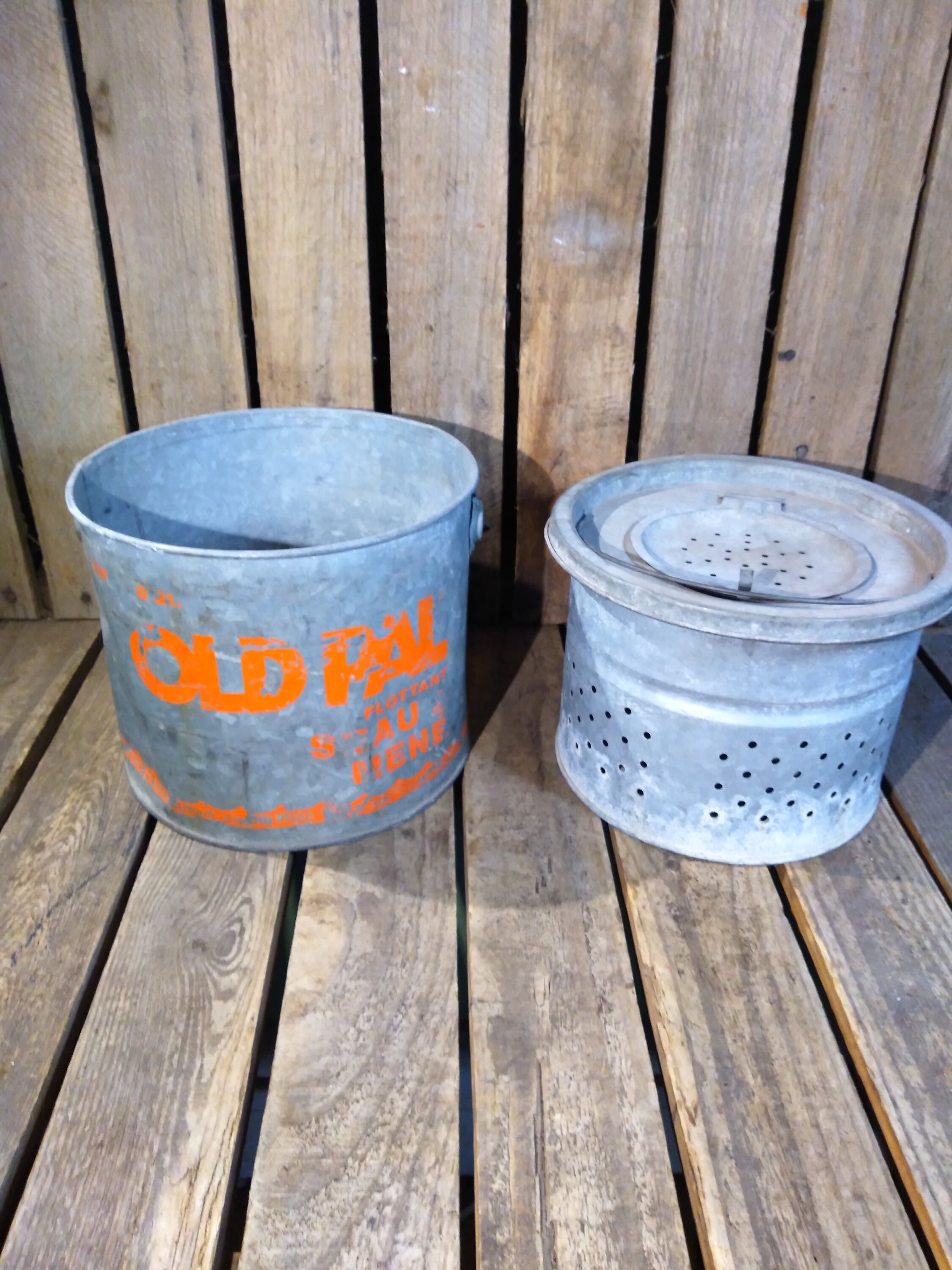 Ancien Seau à Appât Métallique Ovale Pâle Vintage – Pêche Au Méné – Avec Sangle – USA