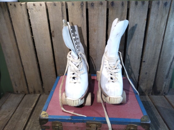 Vintage Roller Skates With Box And Key