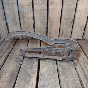 Tobacco Guillotine