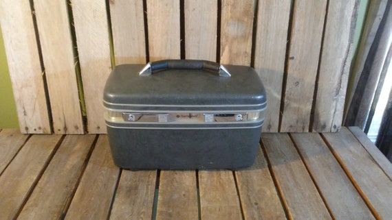 Samsonite Vintage メイクボックス。 Vintage Samsonite Makeup Train Case Gray Hard Shell Cosmetic Box