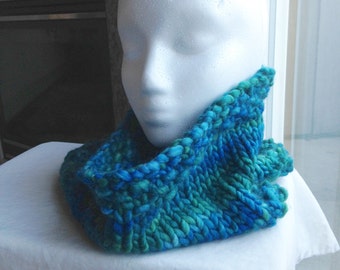 Bulky merino wool cowl